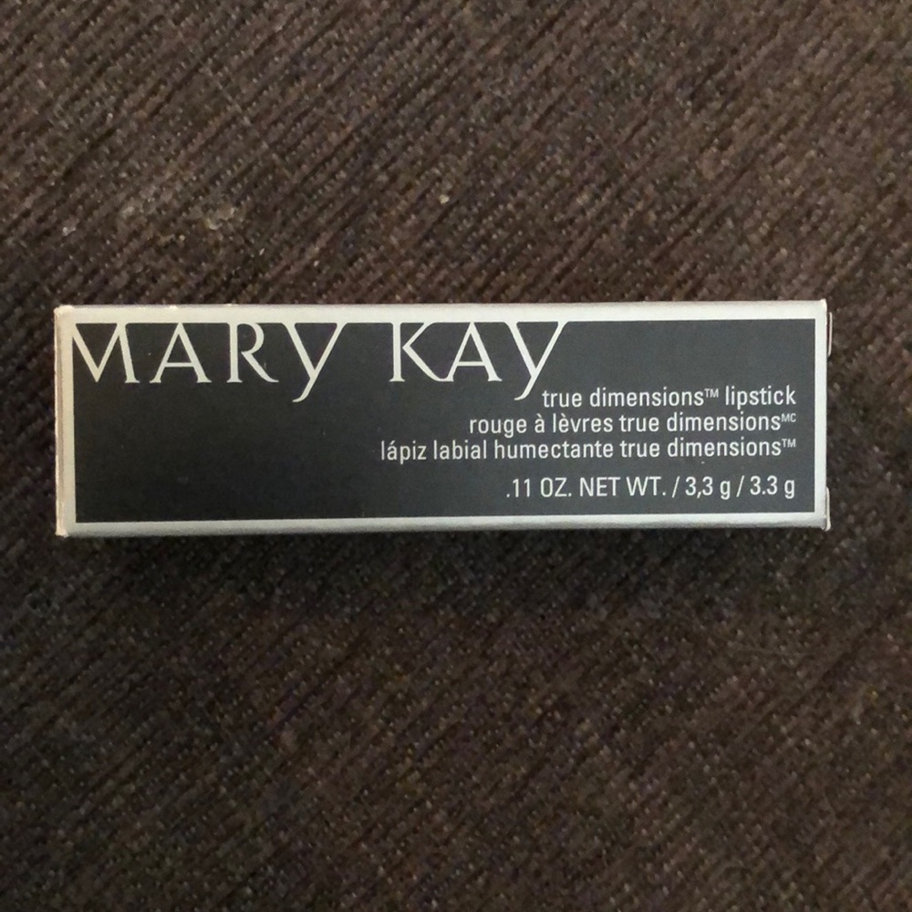 True dimensions lipstick